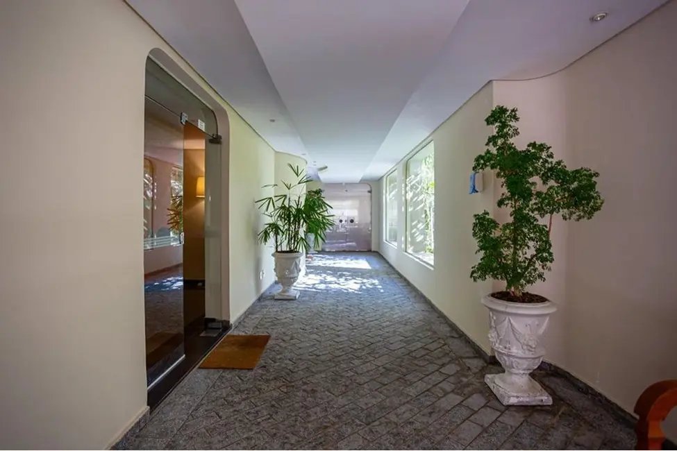 Apartamento com 2 quartos à venda, 95m2 em Moema, São Paulo - SP - imagem 4 Foto 4 de Apartamento com 2 quartos à venda, 95m2 em Moema, São Paulo - SP