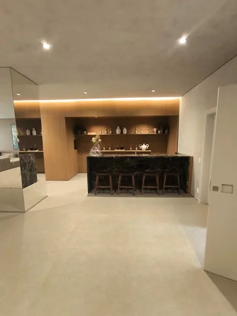 Foto 6 de Apartamento com 3 quartos à venda, 195m2 em Vila Nova Conceição, São Paulo - SP