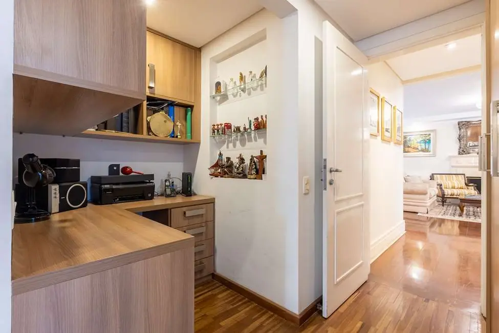 Apartamento com 3 quartos à venda, 193m2 em Moema, São Paulo - SP - imagem 7 Foto 7 de Apartamento com 3 quartos à venda, 193m2 em Moema, São Paulo - SP