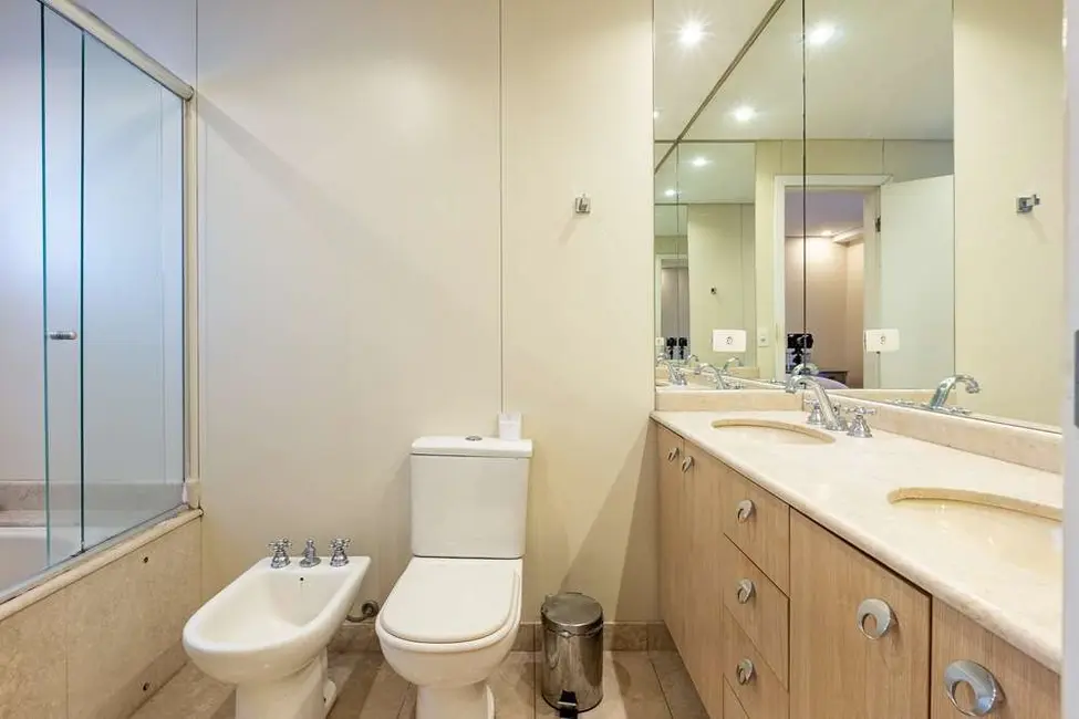 Apartamento com 3 quartos à venda, 193m2 em Moema, São Paulo - SP - imagem 9 Foto 9 de Apartamento com 3 quartos à venda, 193m2 em Moema, São Paulo - SP