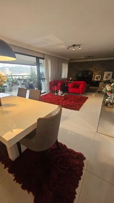 Apartamento com 3 quartos para alugar, 210m2 em Vila Cruzeiro, São Paulo - SP - imagem 1 Foto 1 de Apartamento com 3 quartos para alugar, 210m2 em Vila Cruzeiro, São Paulo - SP