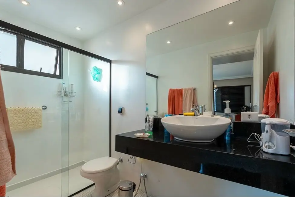 Apartamento com 3 quartos à venda, 132m2 em Vila Madalena, São Paulo - SP - imagem 4 Foto 4 de Apartamento com 3 quartos à venda, 132m2 em Vila Madalena, São Paulo - SP