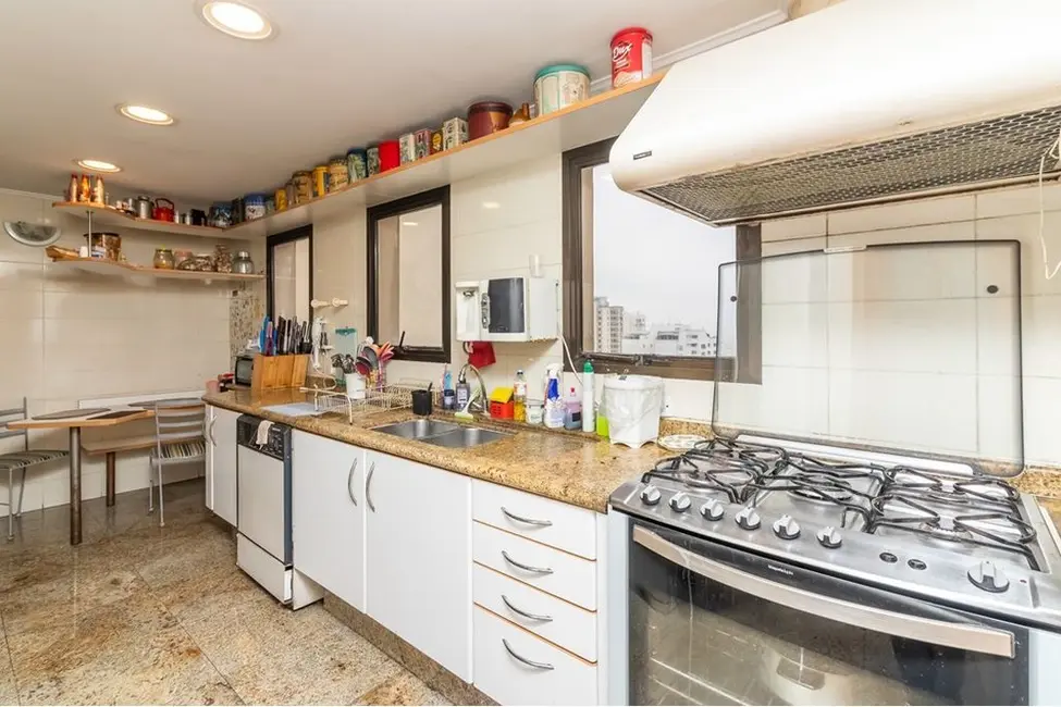 Apartamento com 3 quartos à venda, 213m2 em Vila Suzana, São Paulo - SP - imagem 4 Foto 4 de Apartamento com 3 quartos à venda, 213m2 em Vila Suzana, São Paulo - SP