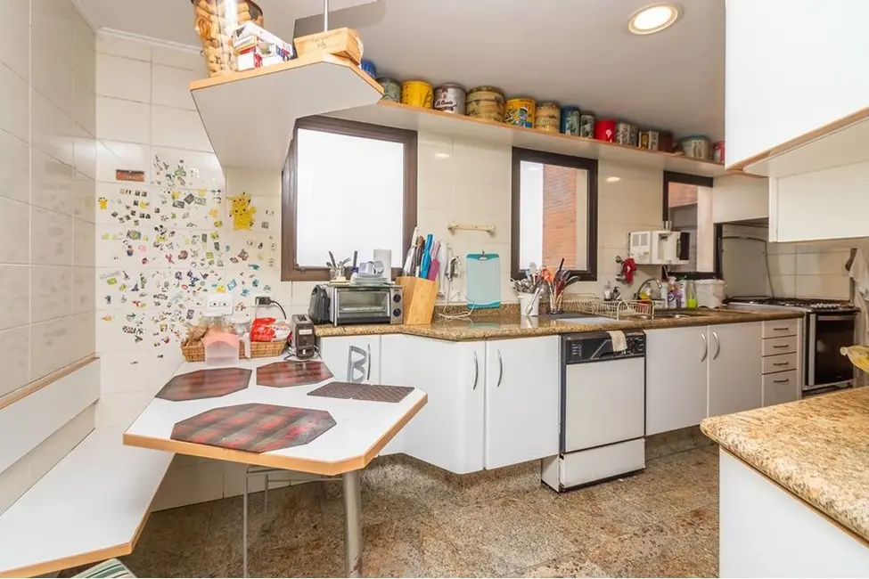 Apartamento com 3 quartos à venda, 213m2 em Vila Suzana, São Paulo - SP - imagem 9 Foto 9 de Apartamento com 3 quartos à venda, 213m2 em Vila Suzana, São Paulo - SP