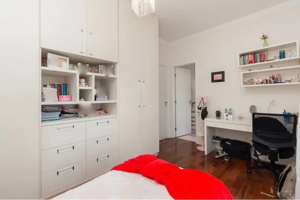 Apartamento com 3 quartos à venda, 159m2 em Aclimação, São Paulo - SP - imagem 3 Foto 3 de Apartamento com 3 quartos à venda, 159m2 em Aclimação, São Paulo - SP