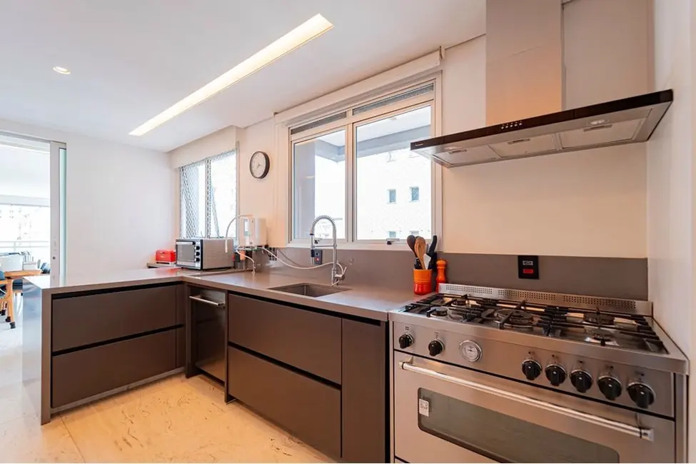 Foto 2 de Apartamento com 3 quartos à venda, 220m2 em Campo Belo, São Paulo - SP