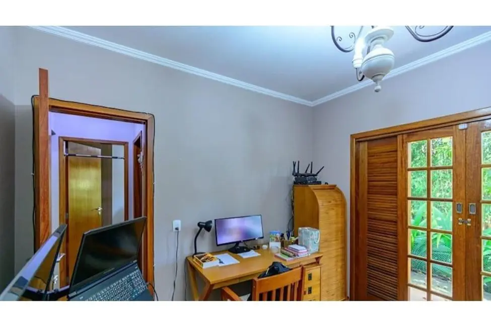 Casa de Condomínio com 4 quartos à venda, 350m2 em Granja Viana, Cotia - SP - imagem 9 Foto 9 de Casa de Condomínio com 4 quartos à venda, 350m2 em Granja Viana, Cotia - SP