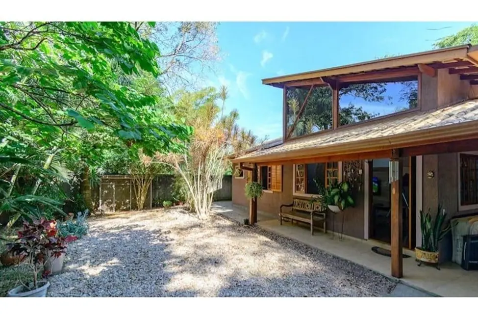 Casa de Condomínio com 4 quartos à venda, 350m2 em Granja Viana, Cotia - SP - imagem 3 Foto 3 de Casa de Condomínio com 4 quartos à venda, 350m2 em Granja Viana, Cotia - SP