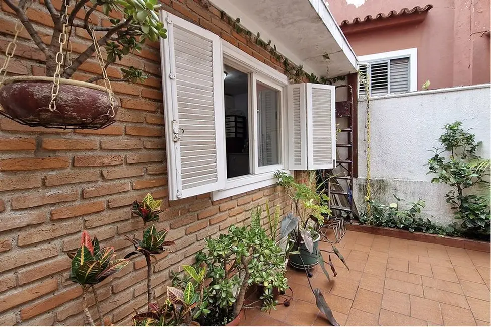 Foto 3 de Casa de Condomínio com 3 quartos à venda, 162m2 em Jardim Petrópolis, São Paulo - SP