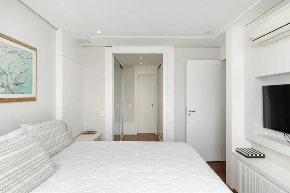 Apartamento com 3 quartos à venda, 188m2 em Vila Mariana, São Paulo - SP - imagem 4 Foto 4 de Apartamento com 3 quartos à venda, 188m2 em Vila Mariana, São Paulo - SP
