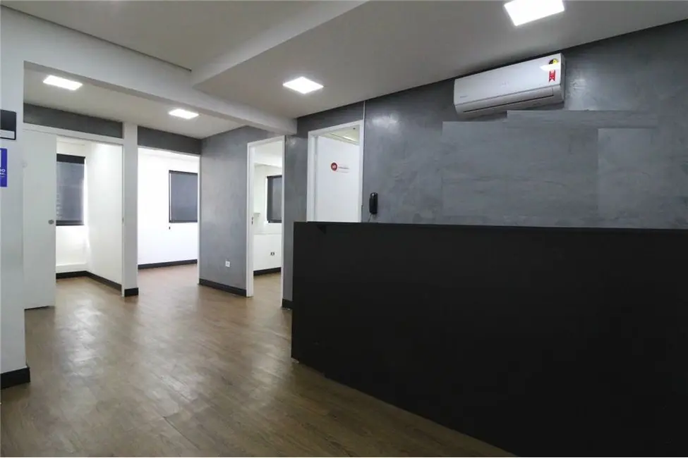 Sala Comercial à venda, 32m2 em Lapa, São Paulo - SP - imagem 1 Foto 1 de Sala Comercial à venda, 32m2 em Lapa, São Paulo - SP