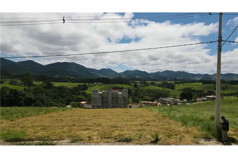 Foto 1 de Terreno / Lote à venda, 1000m2 em Centro, Joanopolis - SP