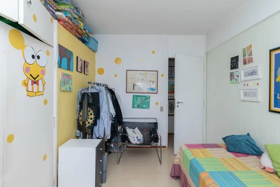 Apartamento com 3 quartos à venda, 132m2 em Moema, São Paulo - SP - imagem 4 Foto 4 de Apartamento com 3 quartos à venda, 132m2 em Moema, São Paulo - SP