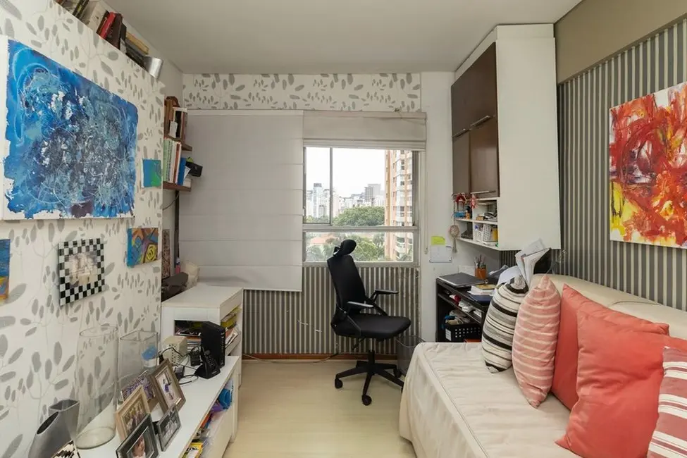 Apartamento com 3 quartos à venda, 132m2 em Moema, São Paulo - SP - imagem 7 Foto 7 de Apartamento com 3 quartos à venda, 132m2 em Moema, São Paulo - SP