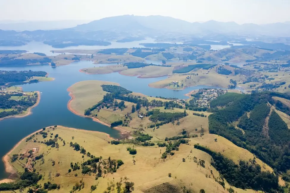 Terreno / Lote à venda, 2097m2 em Piracaia - SP - imagem 3 Foto 3 de Terreno / Lote à venda, 2097m2 em Piracaia - SP