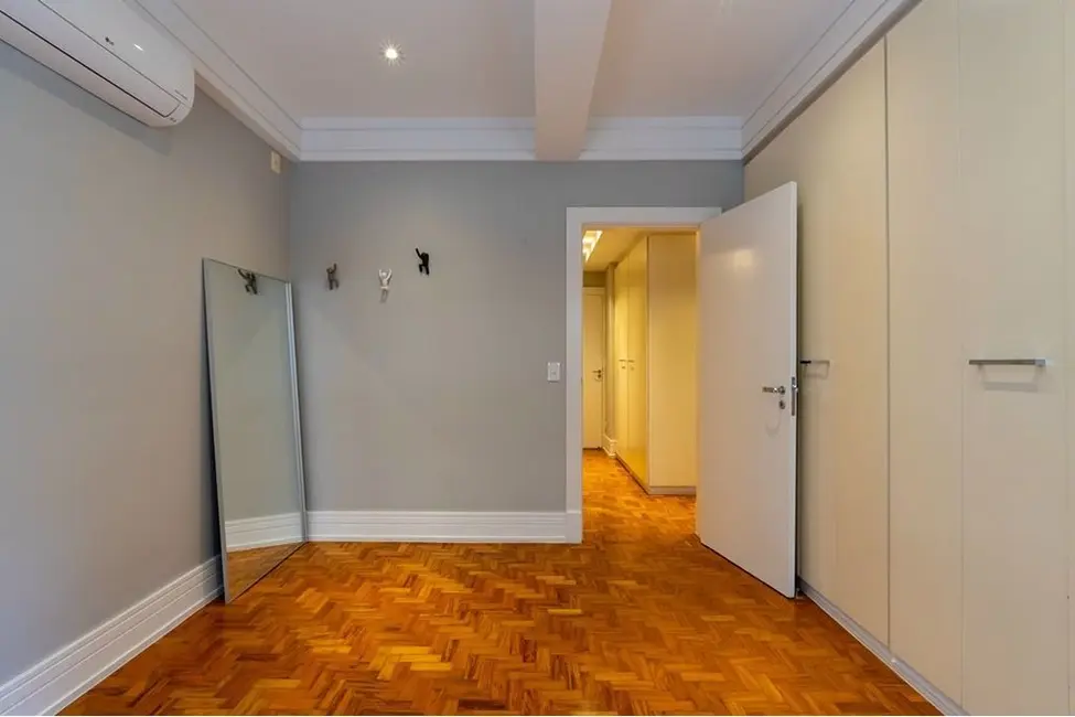 Foto 3 de Apartamento com 3 quartos à venda, 241m2 em Cerqueira César, São Paulo - SP