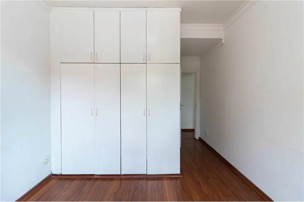 Foto 2 de Apartamento com 2 quartos à venda, 68m2 em Moema, São Paulo - SP