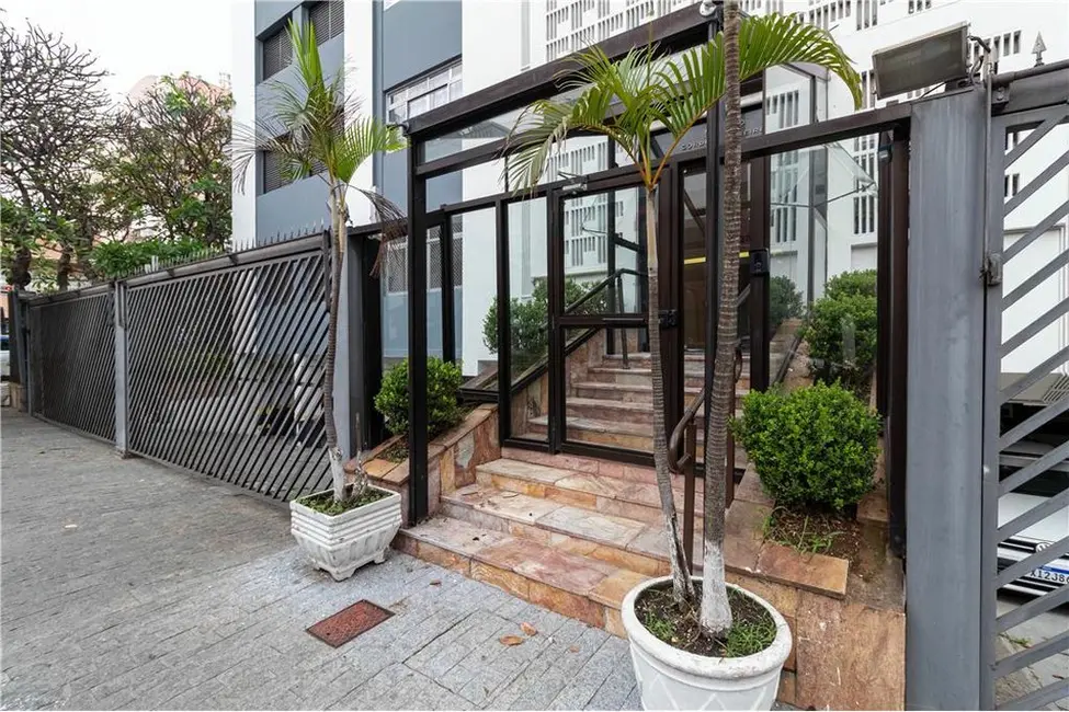 Foto 3 de Apartamento com 2 quartos à venda, 68m2 em Moema, São Paulo - SP