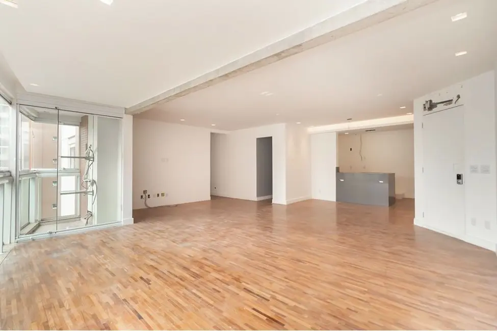 Apartamento com 3 quartos à venda, 124m2 em Vila Olímpia, São Paulo - SP - imagem 1 Foto 1 de Apartamento com 3 quartos à venda, 124m2 em Vila Olímpia, São Paulo - SP