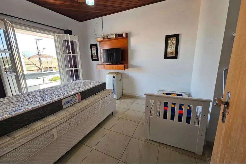 Casa de Condomínio com 6 quartos à venda, 250m2 em Peruibe - SP - imagem 2 Foto 2 de Casa de Condomínio com 6 quartos à venda, 250m2 em Peruibe - SP