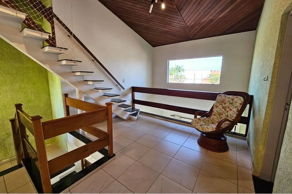 Casa de Condomínio com 6 quartos à venda, 250m2 em Peruibe - SP - imagem 3 Foto 3 de Casa de Condomínio com 6 quartos à venda, 250m2 em Peruibe - SP