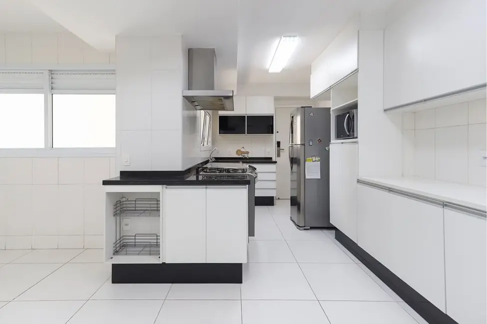 Foto 4 de Apartamento com 4 quartos à venda, 241m2 em Água Branca, São Paulo - SP