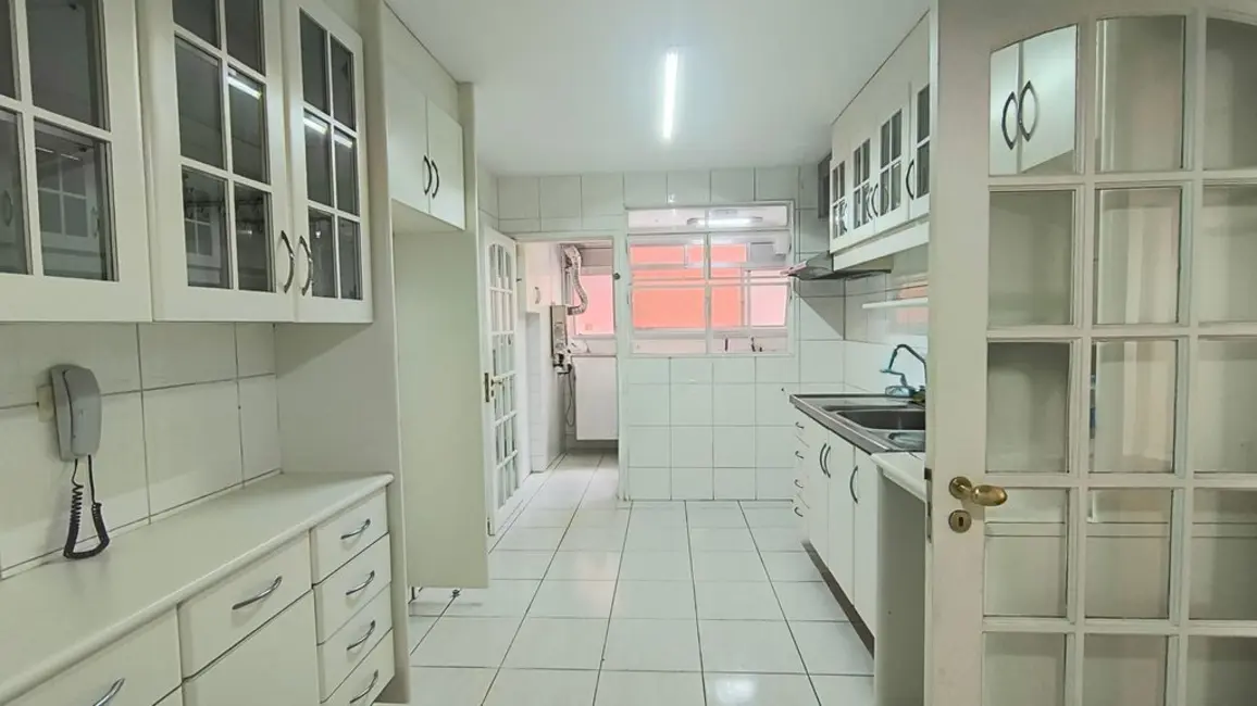 Foto 8 de Apartamento com 3 quartos à venda, 154m2 em Itaim Bibi, São Paulo - SP