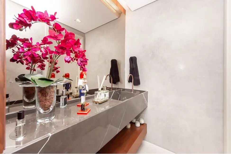 Foto 4 de Apartamento com 4 quartos à venda, 206m2 em Vila Mariana, São Paulo - SP