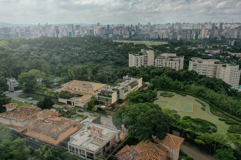 Casa de Condomínio com 3 quartos à venda, 690m2 em Cidade Jardim, São Paulo - SP - imagem 2 Foto 2 de Casa de Condomínio com 3 quartos à venda, 690m2 em Cidade Jardim, São Paulo - SP
