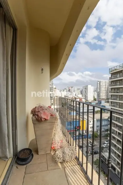 Foto 3 de Apartamento com 2 quartos para alugar, 80m2 em Vila Nova Conceição, São Paulo - SP