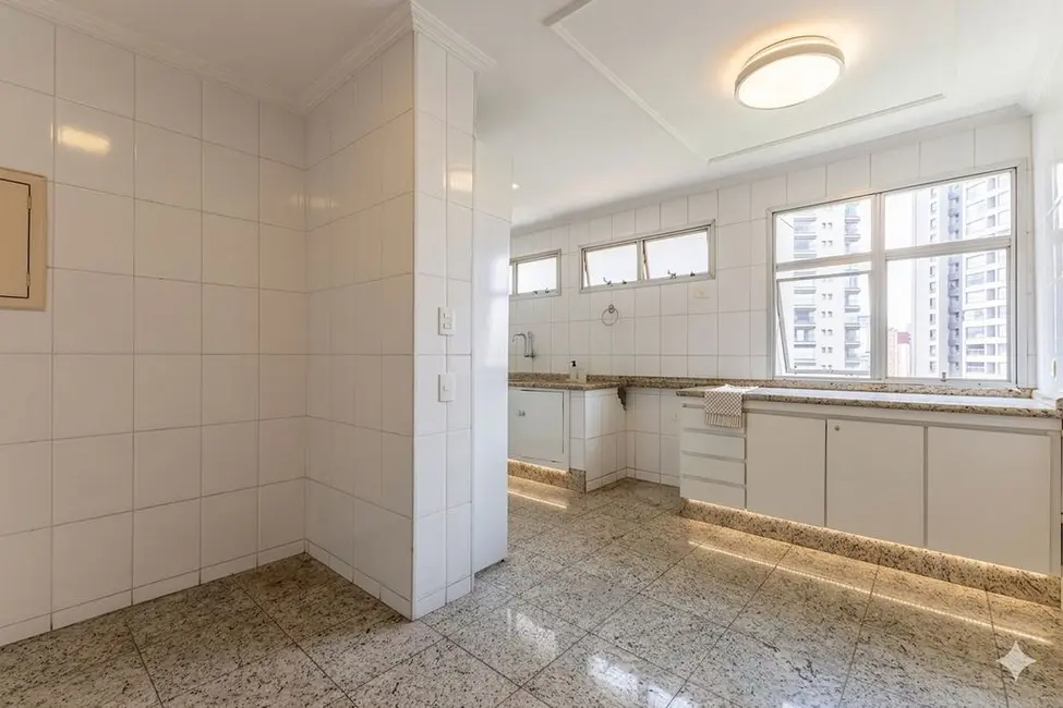 Foto 8 de Apartamento com 3 quartos à venda, 136m2 em Moema, São Paulo - SP