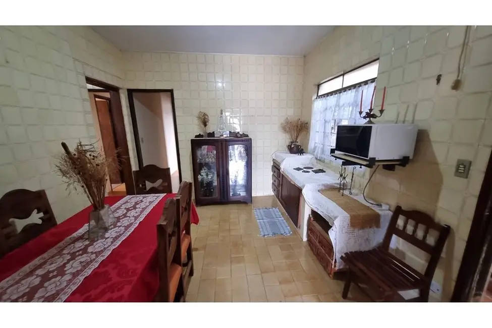Foto 2 de Casa de Condomínio com 6 quartos à venda, 215m2 em Embuema, Embu Das Artes - SP
