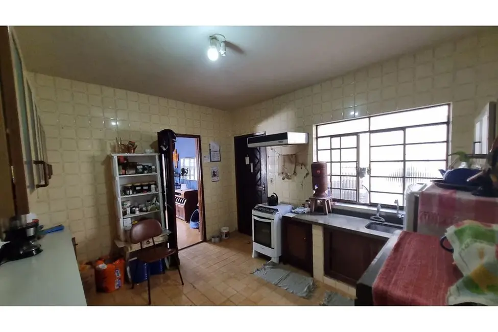 Foto 3 de Casa de Condomínio com 6 quartos à venda, 215m2 em Embuema, Embu Das Artes - SP