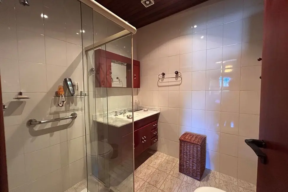 Apartamento com 4 quartos à venda, 178m2 em Campos Do Jordao - SP - imagem 2 Foto 2 de Apartamento com 4 quartos à venda, 178m2 em Campos Do Jordao - SP