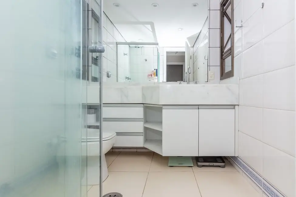 Apartamento com 3 quartos à venda, 107m2 em Moema, São Paulo - SP - imagem 3 Foto 3 de Apartamento com 3 quartos à venda, 107m2 em Moema, São Paulo - SP