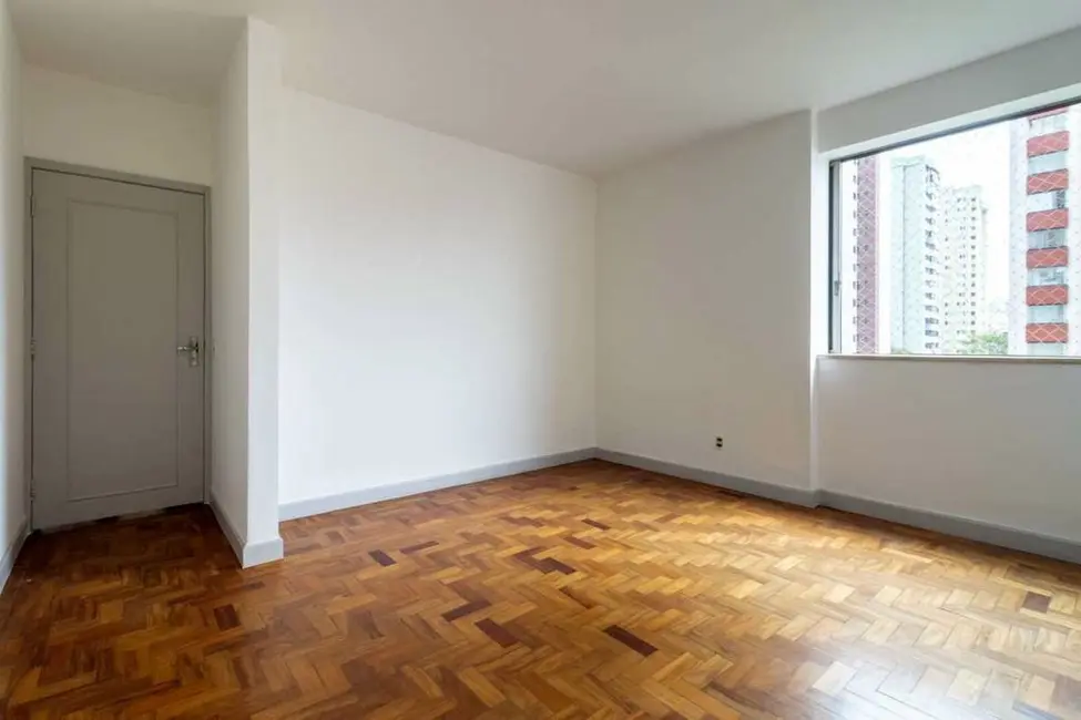 Apartamento com 3 quartos à venda, 171m2 em Aclimação, São Paulo - SP - imagem 4 Foto 4 de Apartamento com 3 quartos à venda, 171m2 em Aclimação, São Paulo - SP
