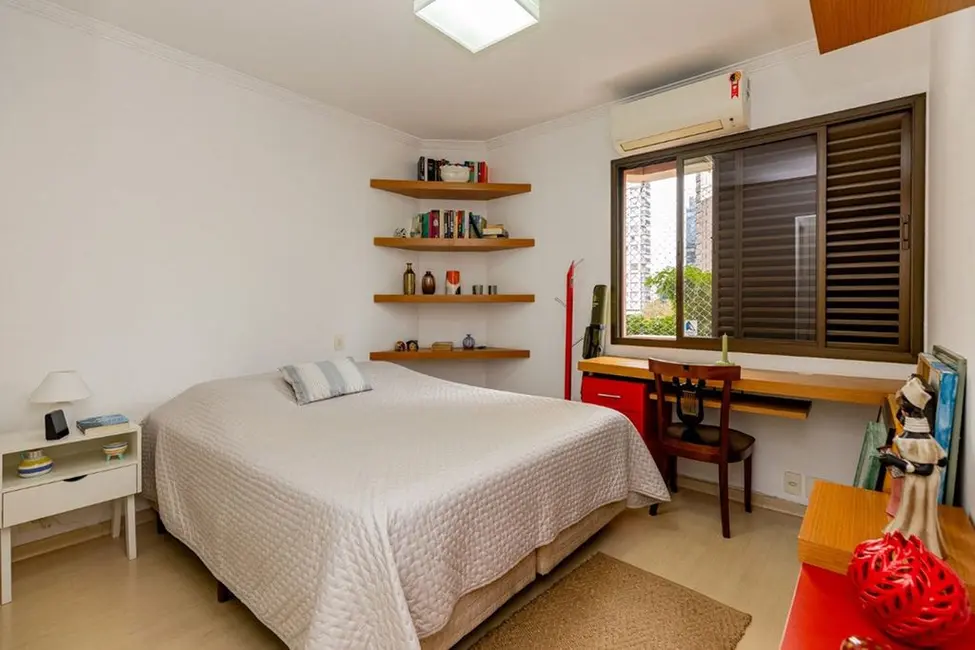 Foto 9 de Apartamento com 3 quartos à venda, 151m2 em Vila Nova Conceição, São Paulo - SP