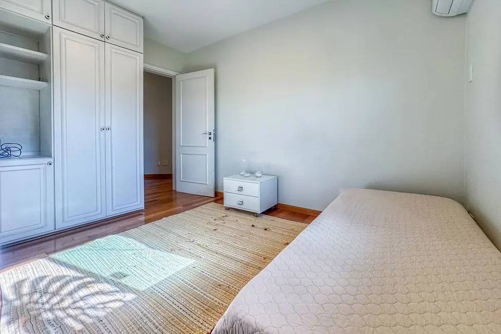 Foto 9 de Apartamento com 3 quartos à venda, 236m2 em Aclimação, São Paulo - SP