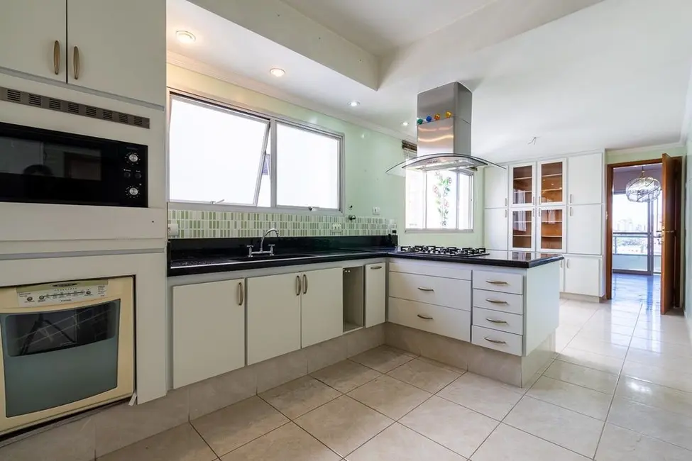 Foto 9 de Apartamento com 3 quartos à venda, 214m2 em Indianópolis, São Paulo - SP