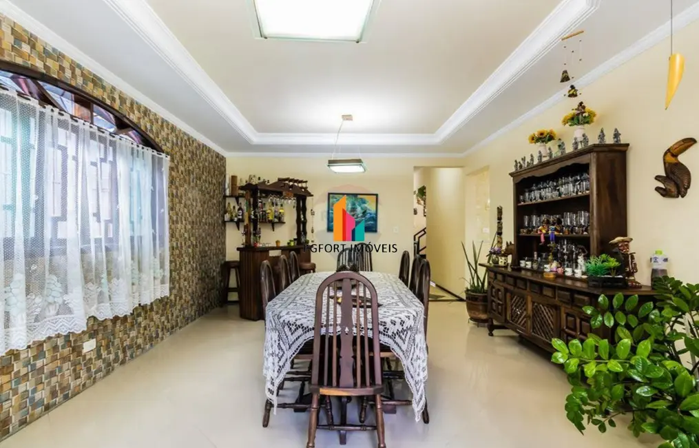 Casa com 6 quartos à venda, 451m2 em Canto do Forte, Praia Grande - SP - imagem 4 Foto 4 de Casa com 6 quartos à venda, 451m2 em Canto do Forte, Praia Grande - SP