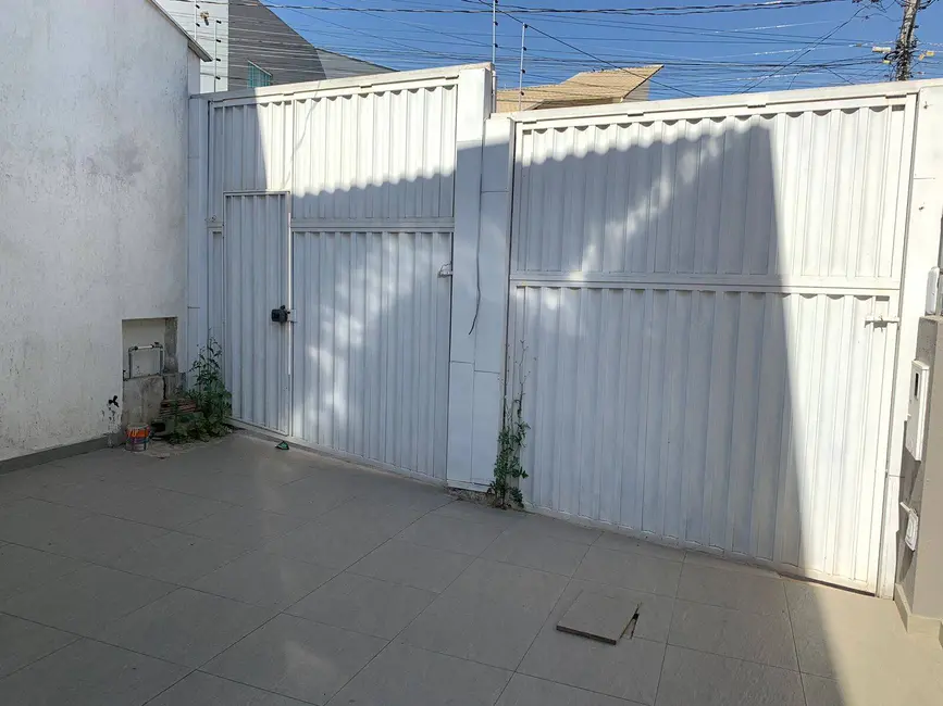 Foto 2 de Casa com 2 quartos à venda, 110m2 em Contagem - MG