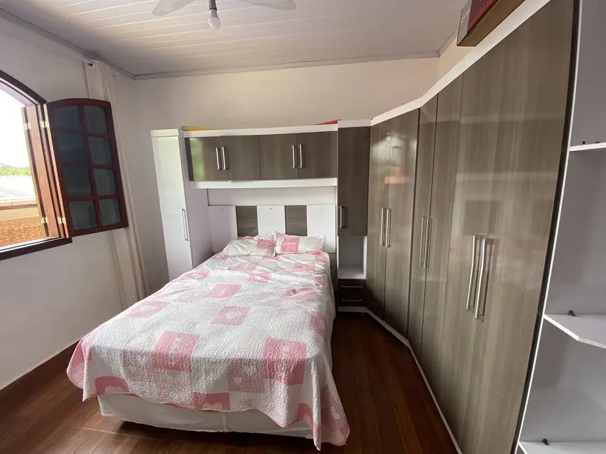 Foto 3 de Casa com 4 quartos à venda, 2000m2 em Califórnia, Betim - MG