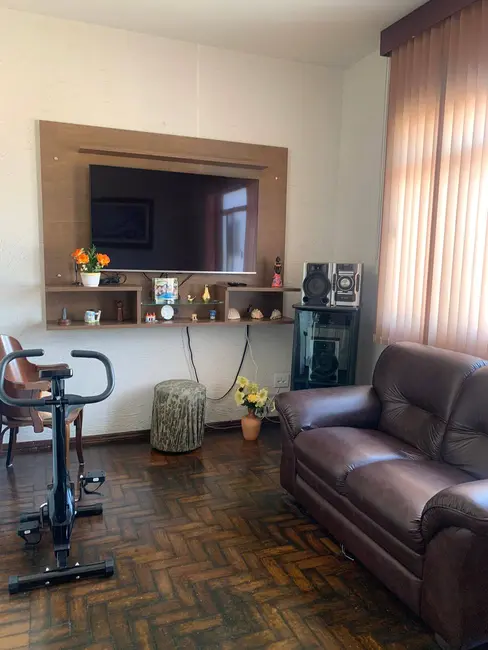 Foto 3 de Casa com 3 quartos à venda, 200m2 em Carlos Prates, Belo Horizonte - MG