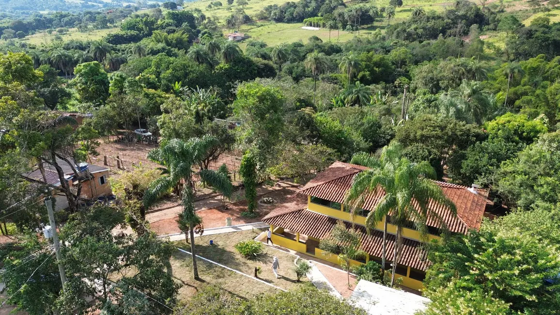 Foto 1 de Terreno / Lote à venda, 15000m2 em Mateus Leme - MG