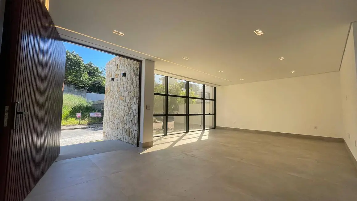 Foto 3 de Casa com 3 quartos à venda, 513m2 em Contagem - MG