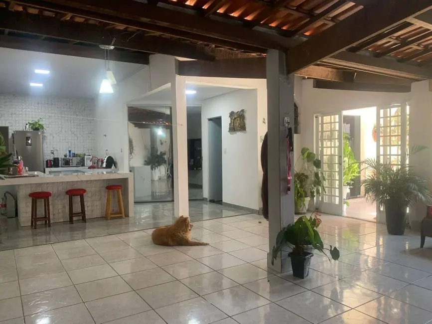 Foto 4 de Casa com 3 quartos à venda, 360m2 em Jardim Petrópolis, Betim - MG