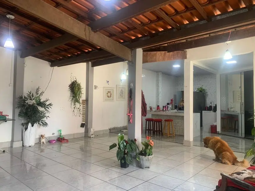 Foto 5 de Casa com 3 quartos à venda, 360m2 em Jardim Petrópolis, Betim - MG