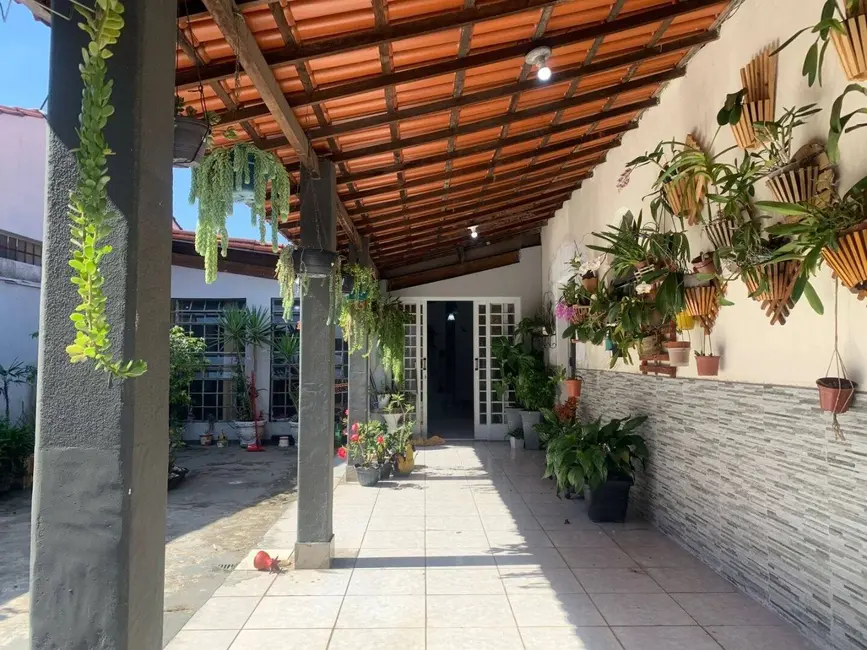 Foto 8 de Casa com 3 quartos à venda, 360m2 em Jardim Petrópolis, Betim - MG