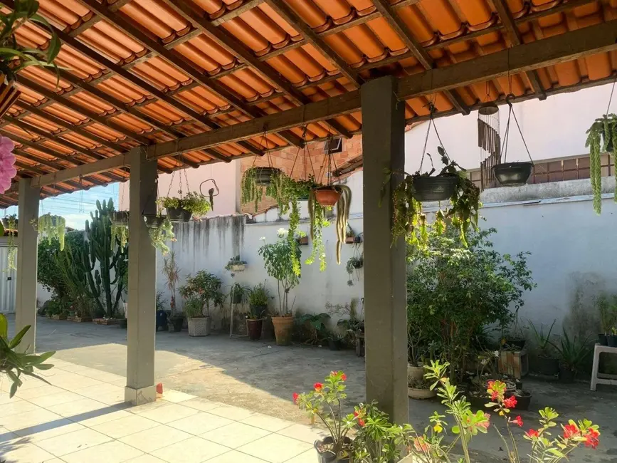 Foto 7 de Casa com 3 quartos à venda, 360m2 em Jardim Petrópolis, Betim - MG