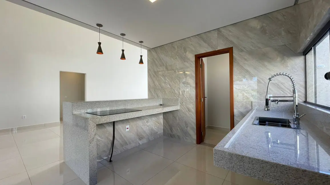 Foto 4 de Casa à venda, 1000m2 em Igarape - MG